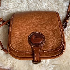Small cross-body from Dooney Bourke in great condition